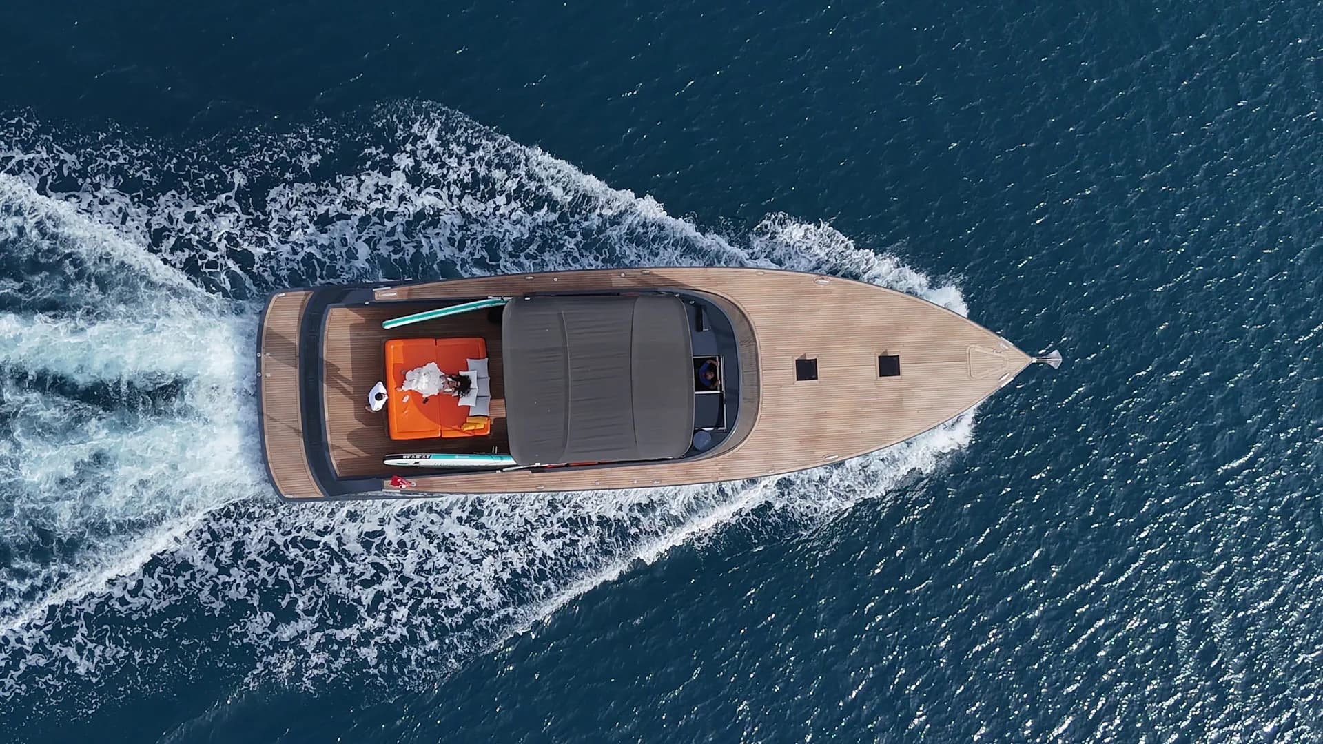 Beluga 60 cruising at speed along the Aegean coastline
