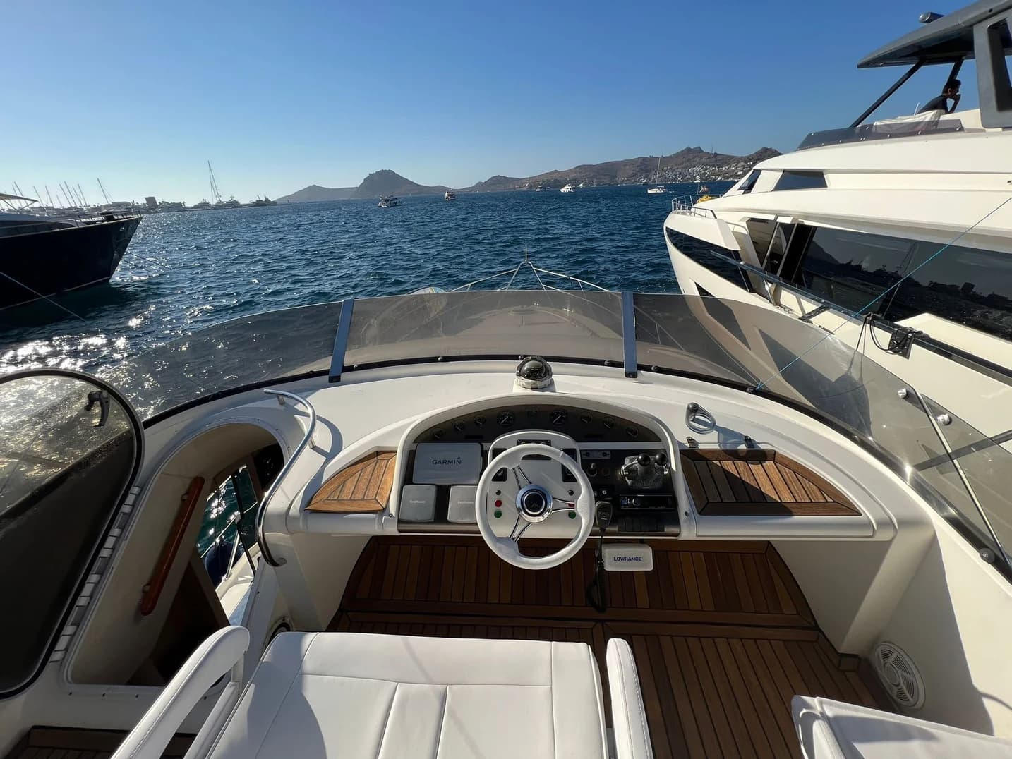 Bodrum 18m Lüks Motoryat - Fotoğraf 08