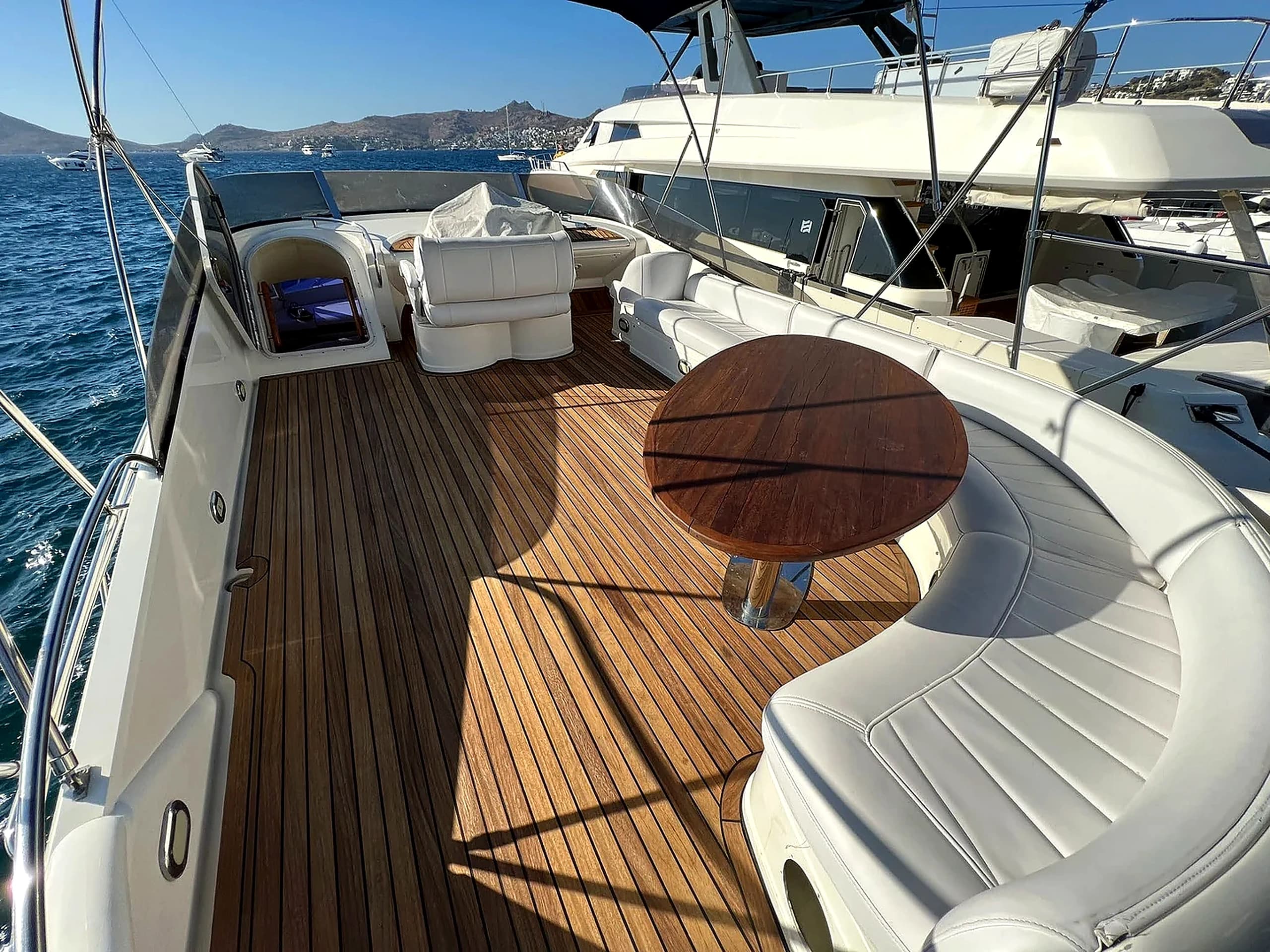 Bodrum 18m Lüks Motoryat - Fotoğraf 09