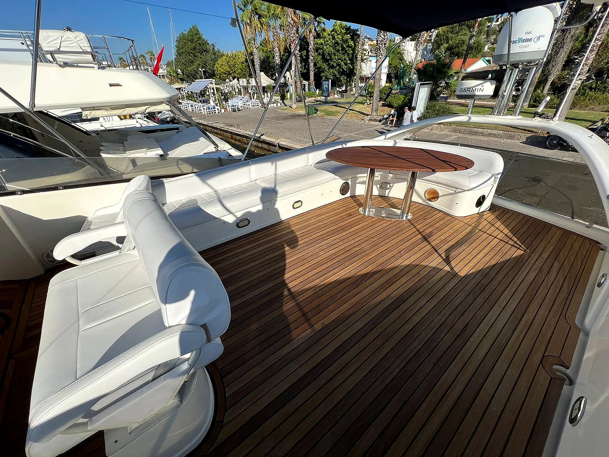 Bodrum 18m Lüks Motoryat - Fotoğraf 10