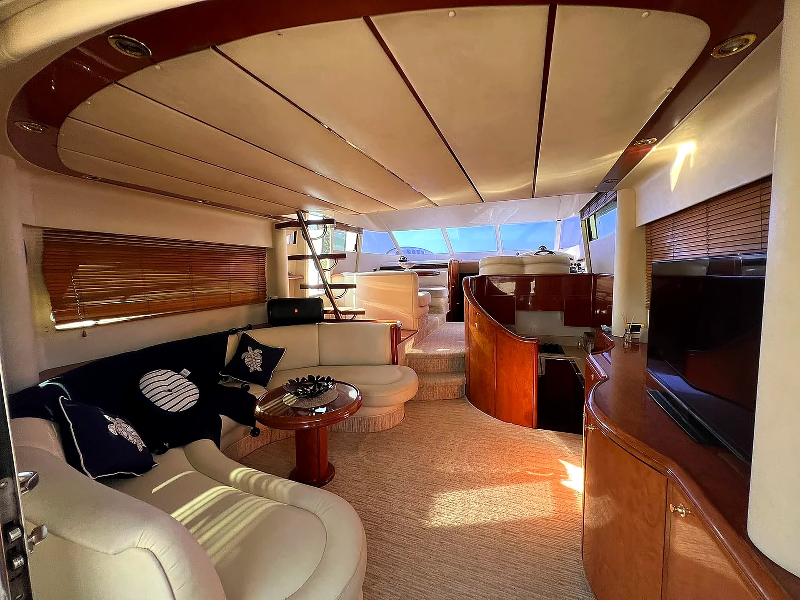 Bodrum 18m Lüks Motoryat - Fotoğraf 13