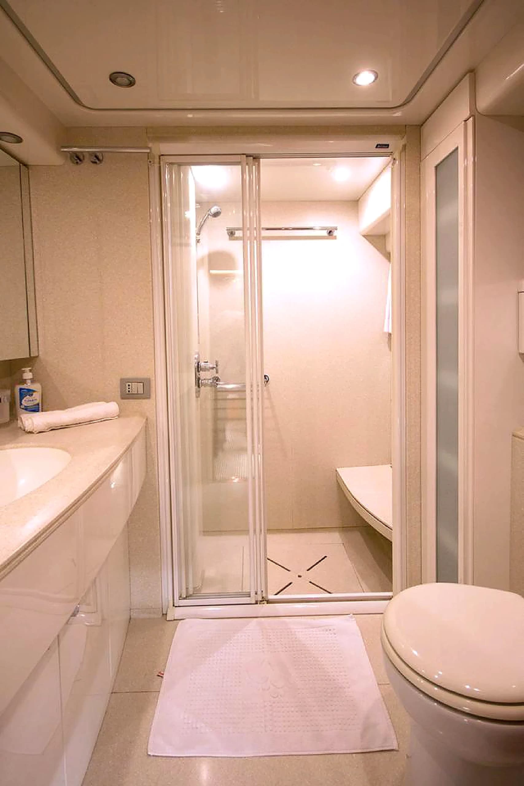 Ensuite guest bathroom vanity with mirrors on Maiora 24