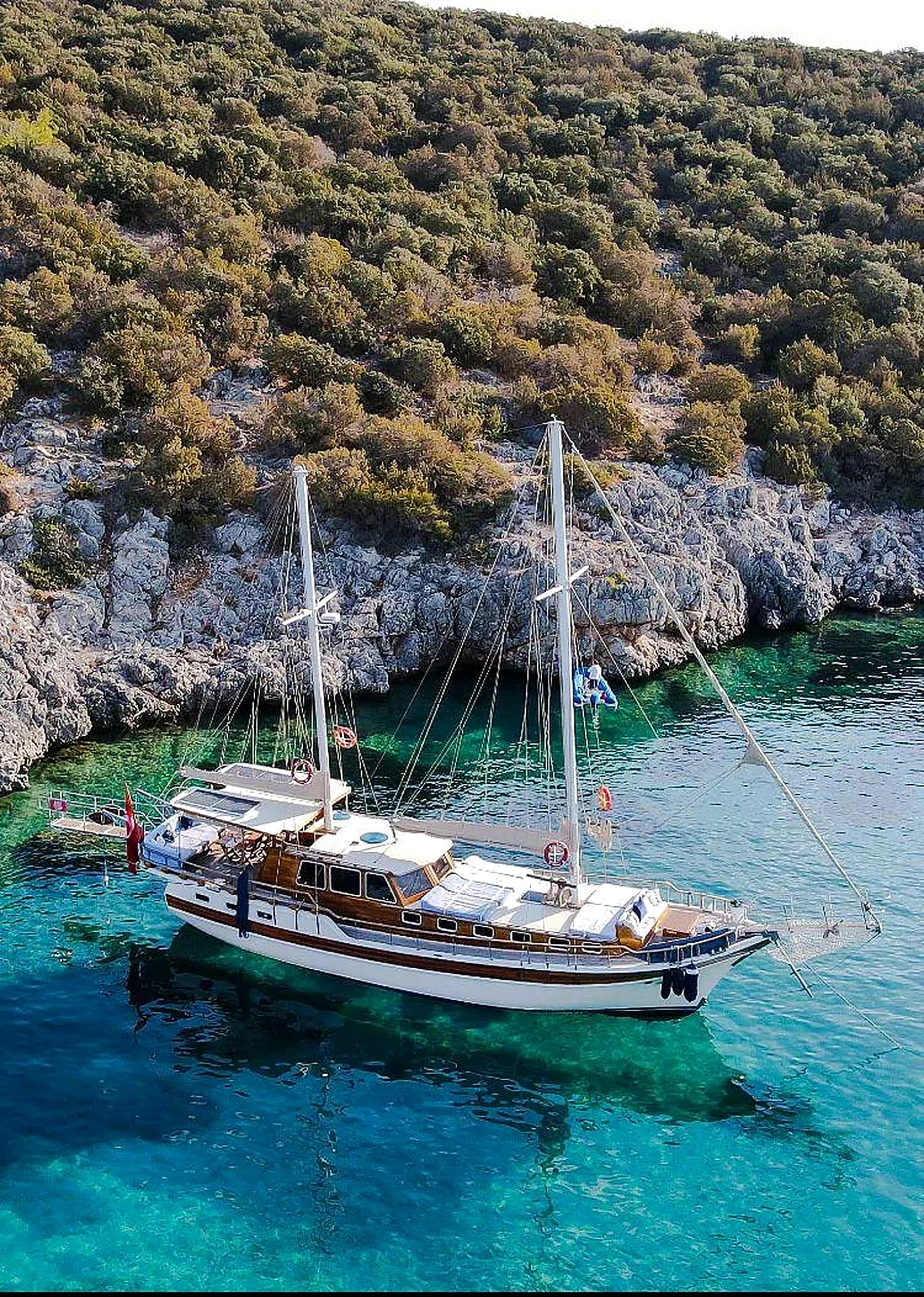 Hydraulic Aft Swimming Platform for Easy Aegean Sea Swimming and Boarding