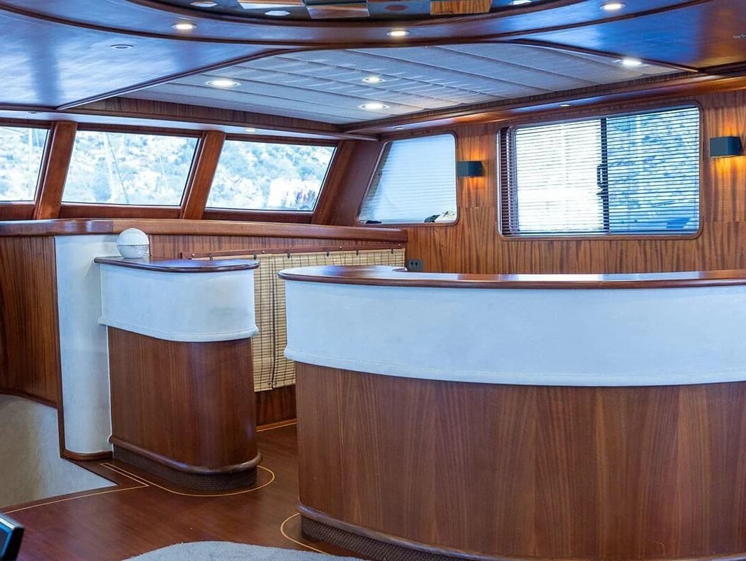 Comfortable Twin Guest Cabin with Air Conditioning and Storage