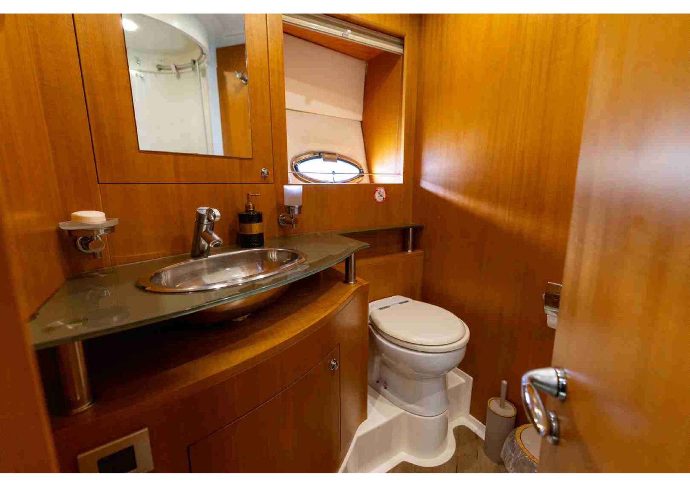 Numarine 55 Luxury Motoryacht cabin stateroom 37