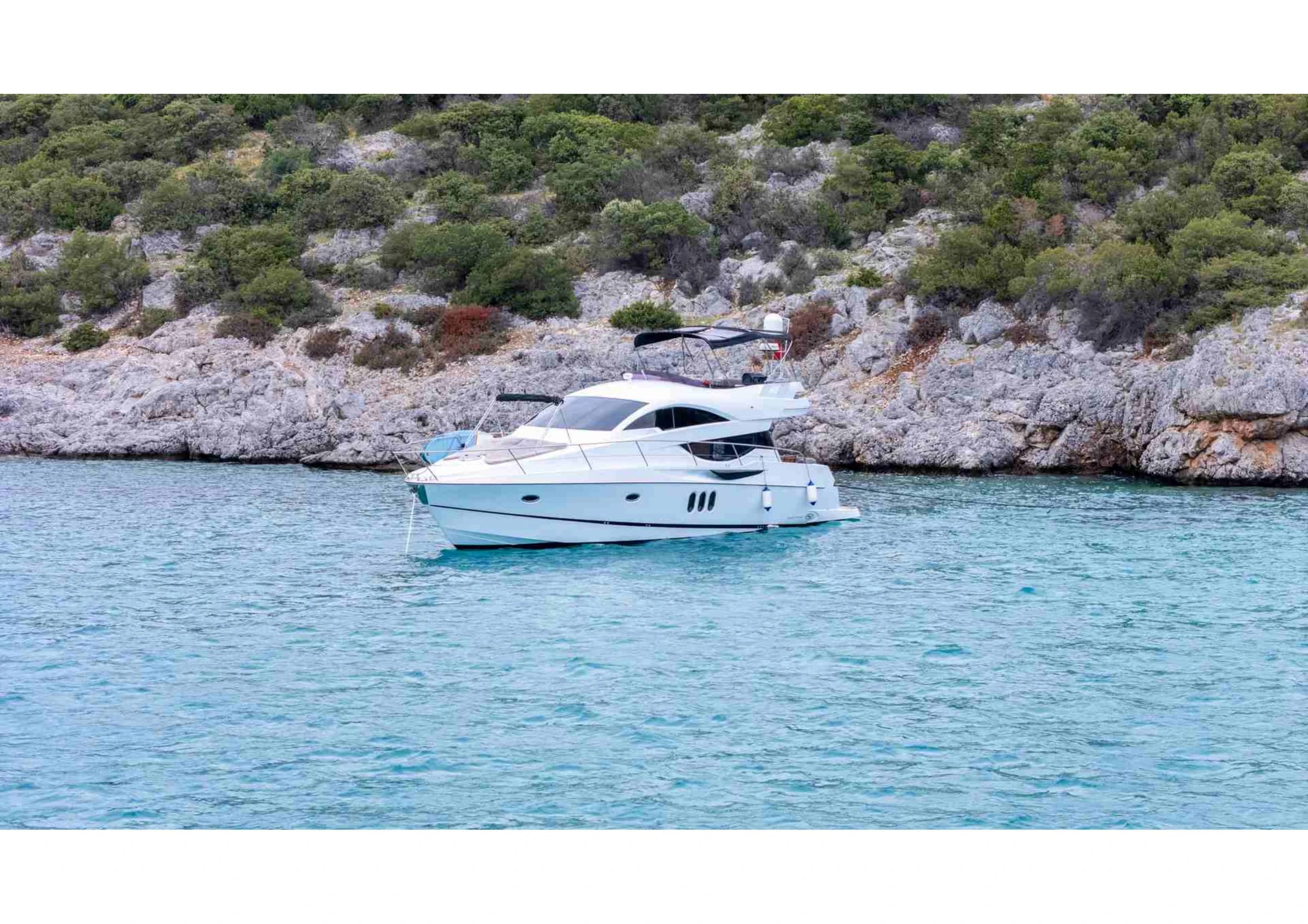 Numarine 55 Luxury Motoryacht cruising shot 04