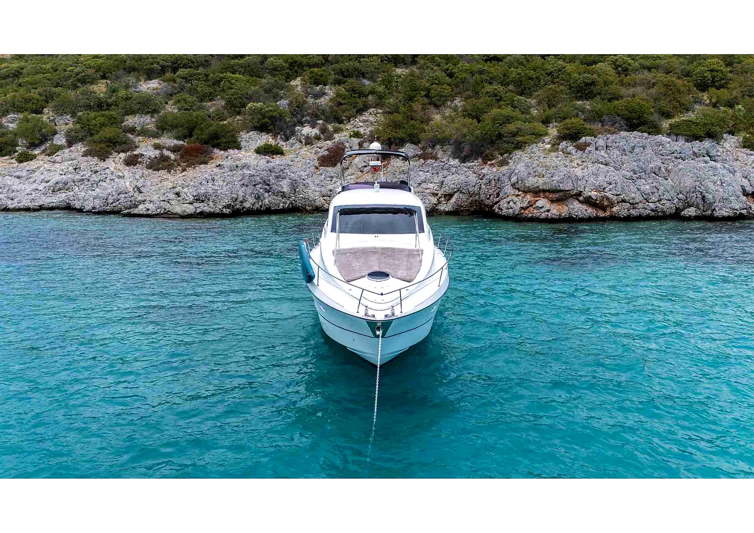 Numarine 55 Luxury Motoryacht cruising shot 05