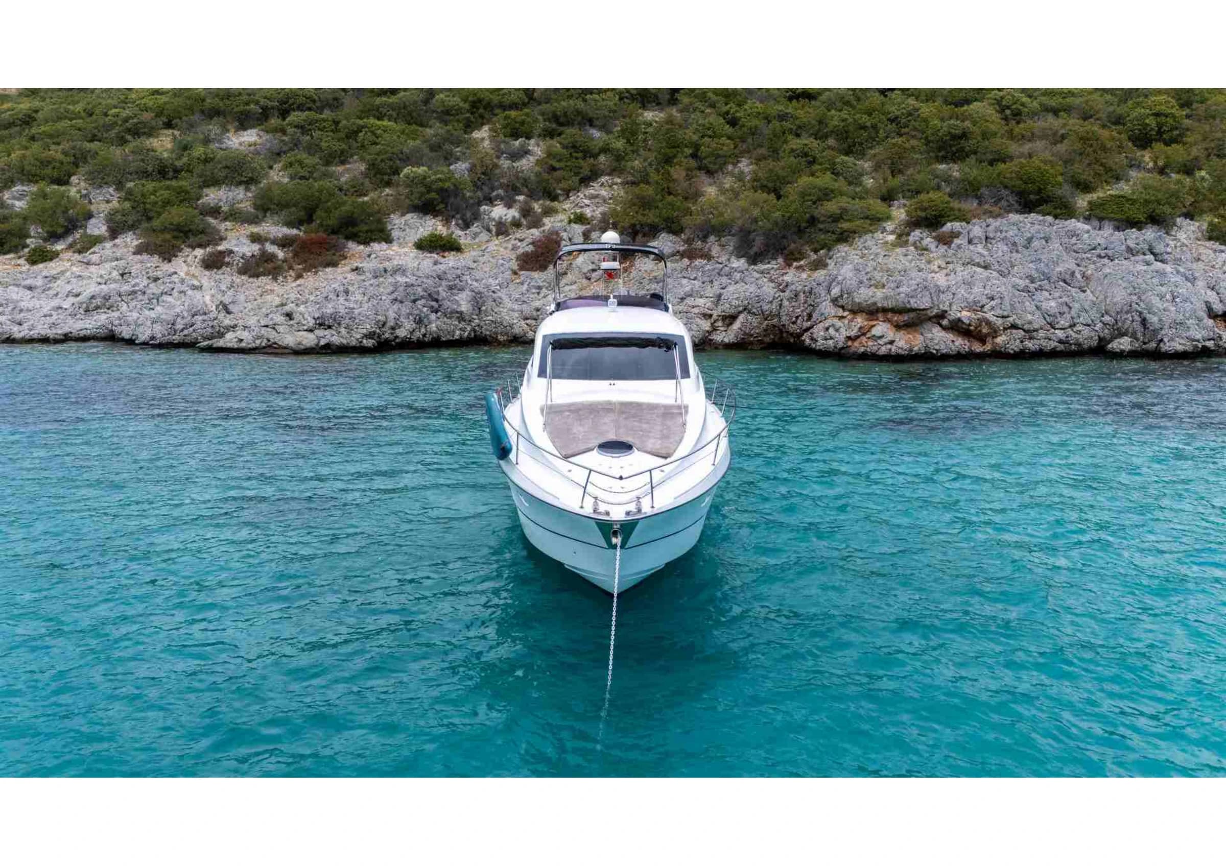 Numarine 55 Luxury Motoryacht cruising shot 05