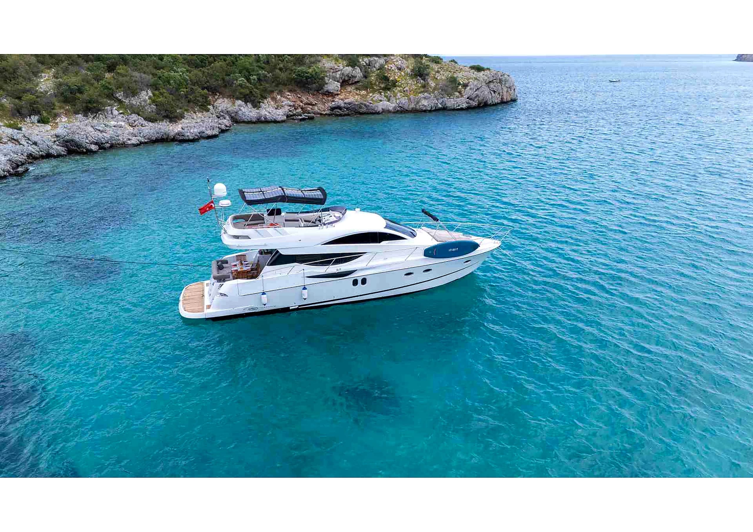 Numarine 55 Luxury Motoryacht cruising shot 06