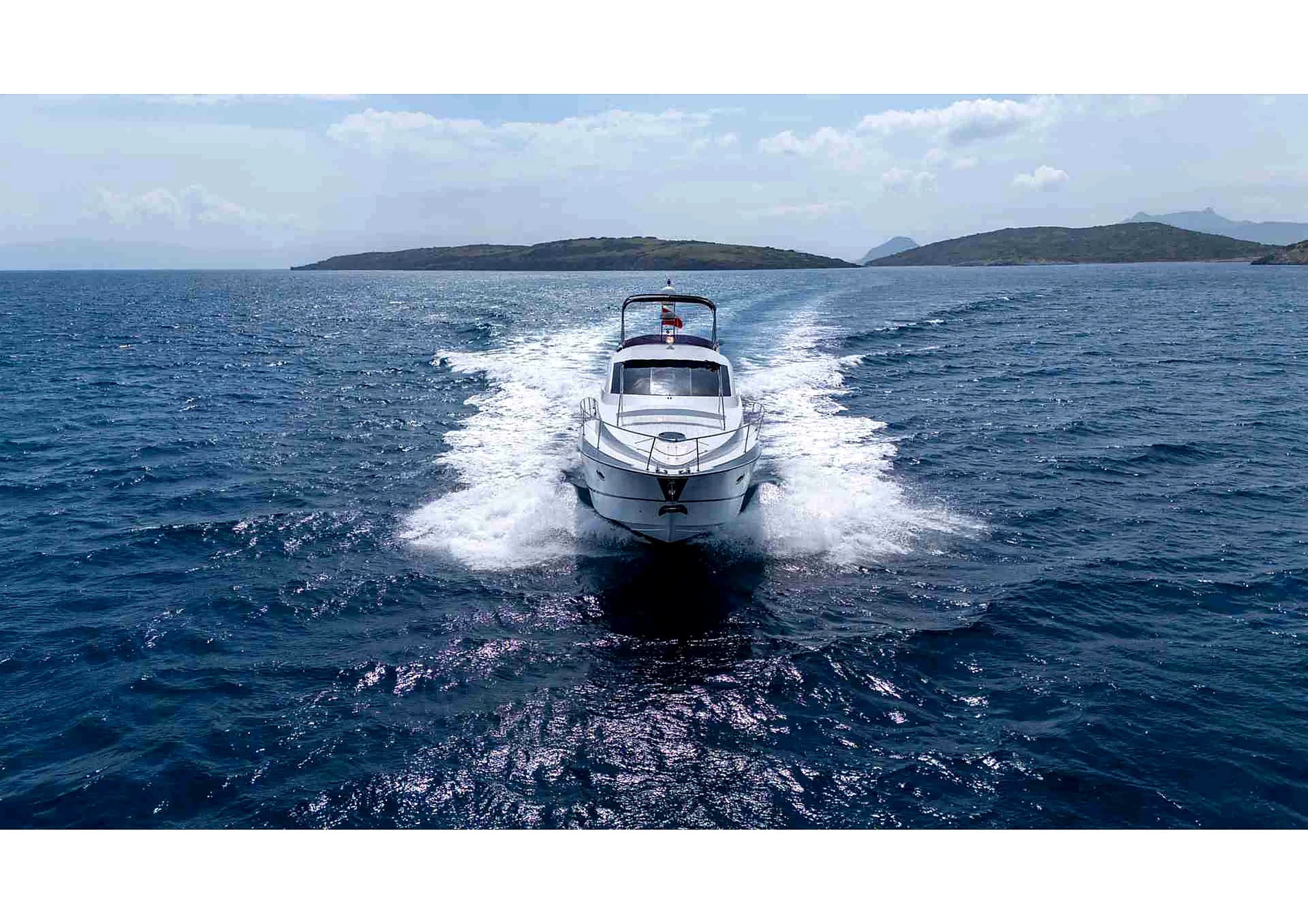 Numarine 55 Luxury Motoryacht cruising shot 10