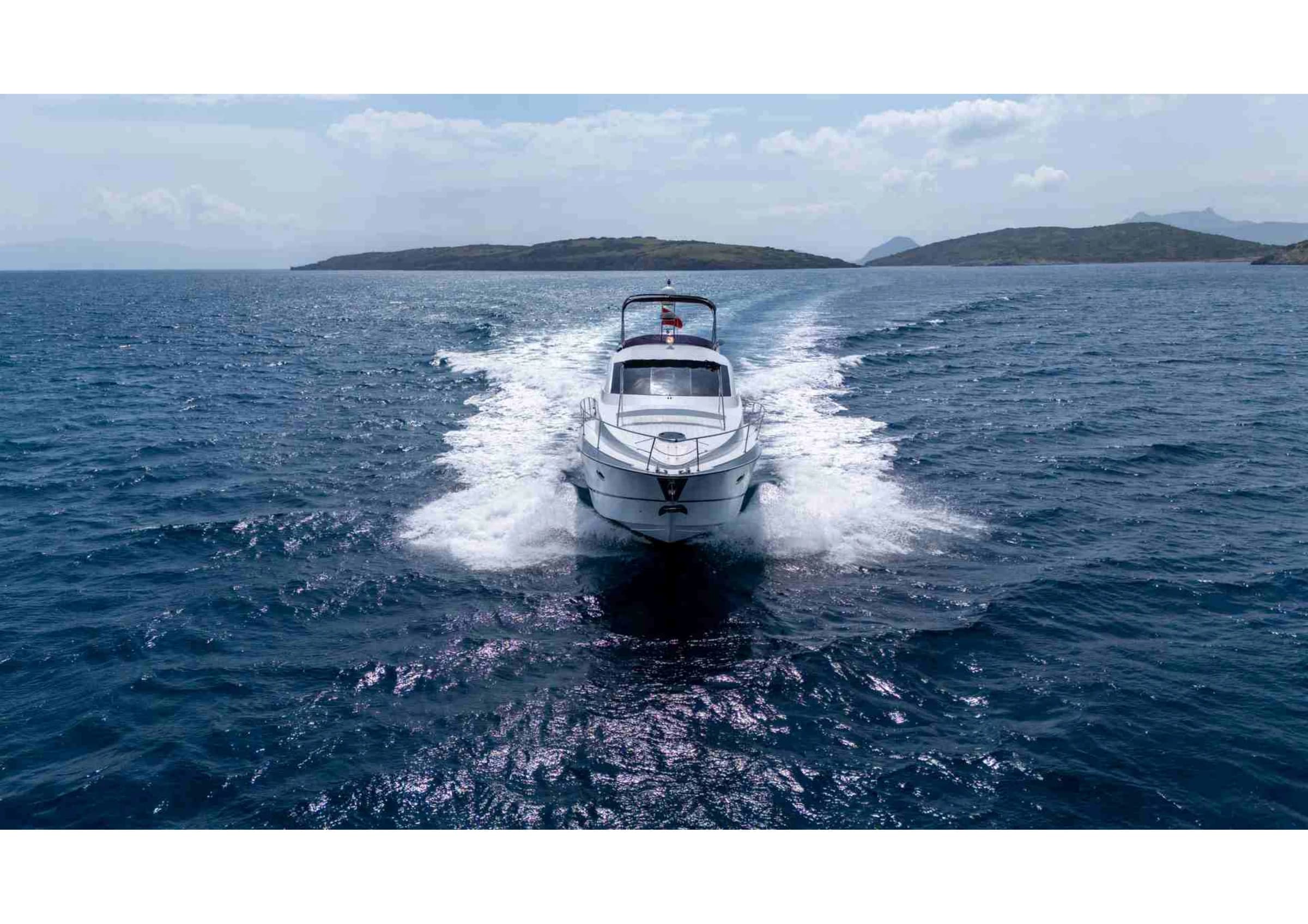 Numarine 55 Luxury Motoryacht cruising shot 10