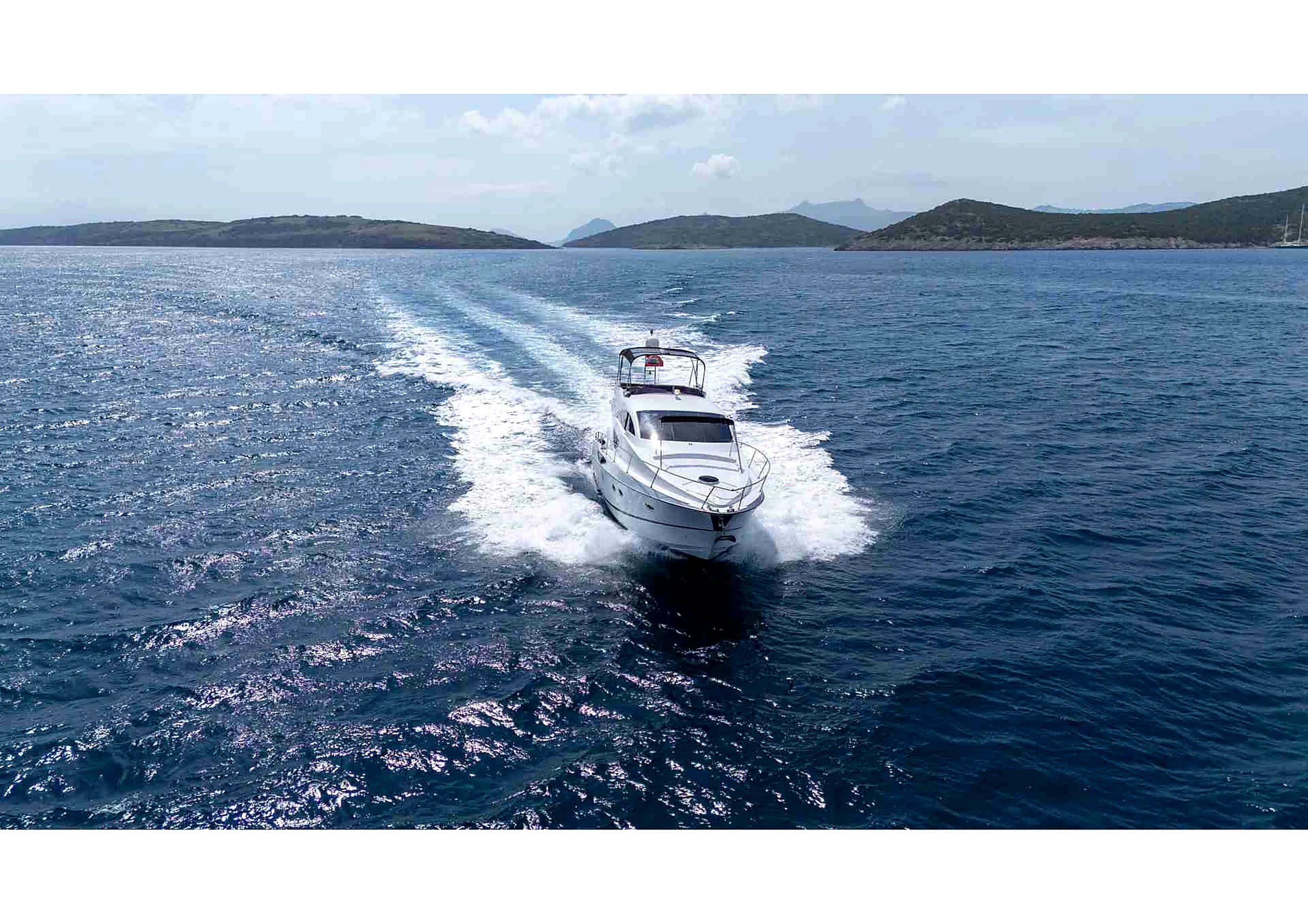 Numarine 55 Luxury Motoryacht cruising shot 11