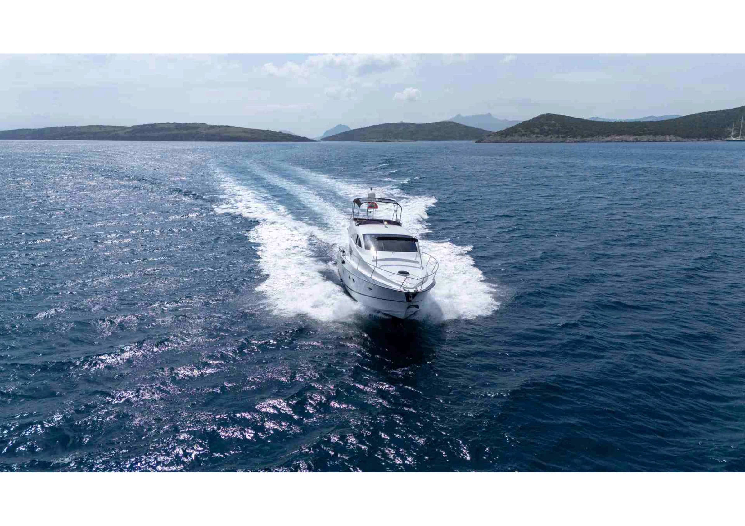 Numarine 55 Luxury Motoryacht cruising shot 11