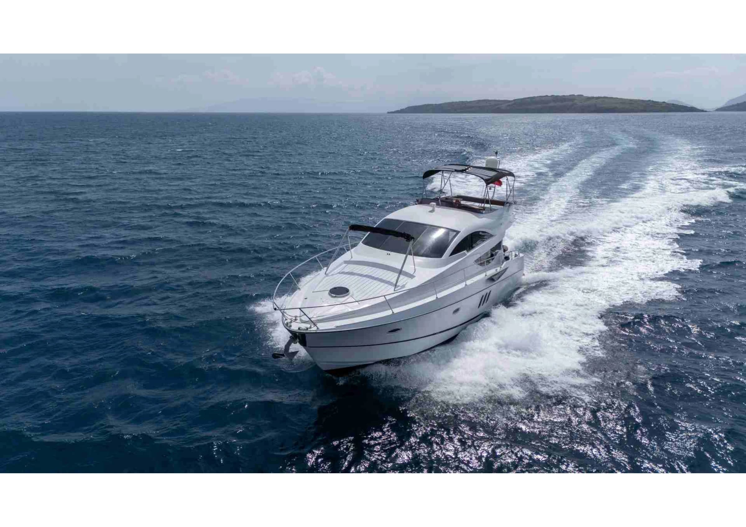 Numarine 55 Luxury Motoryacht cruising shot 12