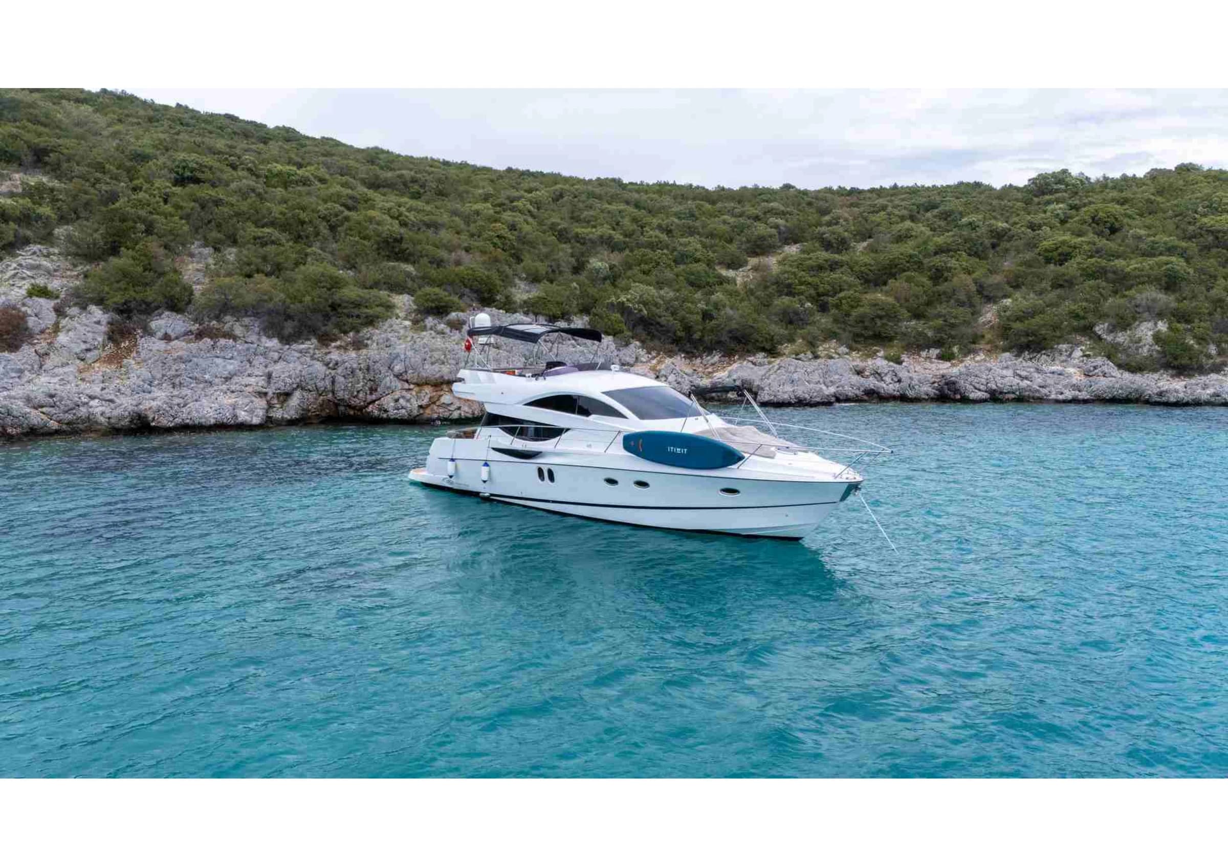 Numarine 55 Luxury Motoryacht cruising shot 15