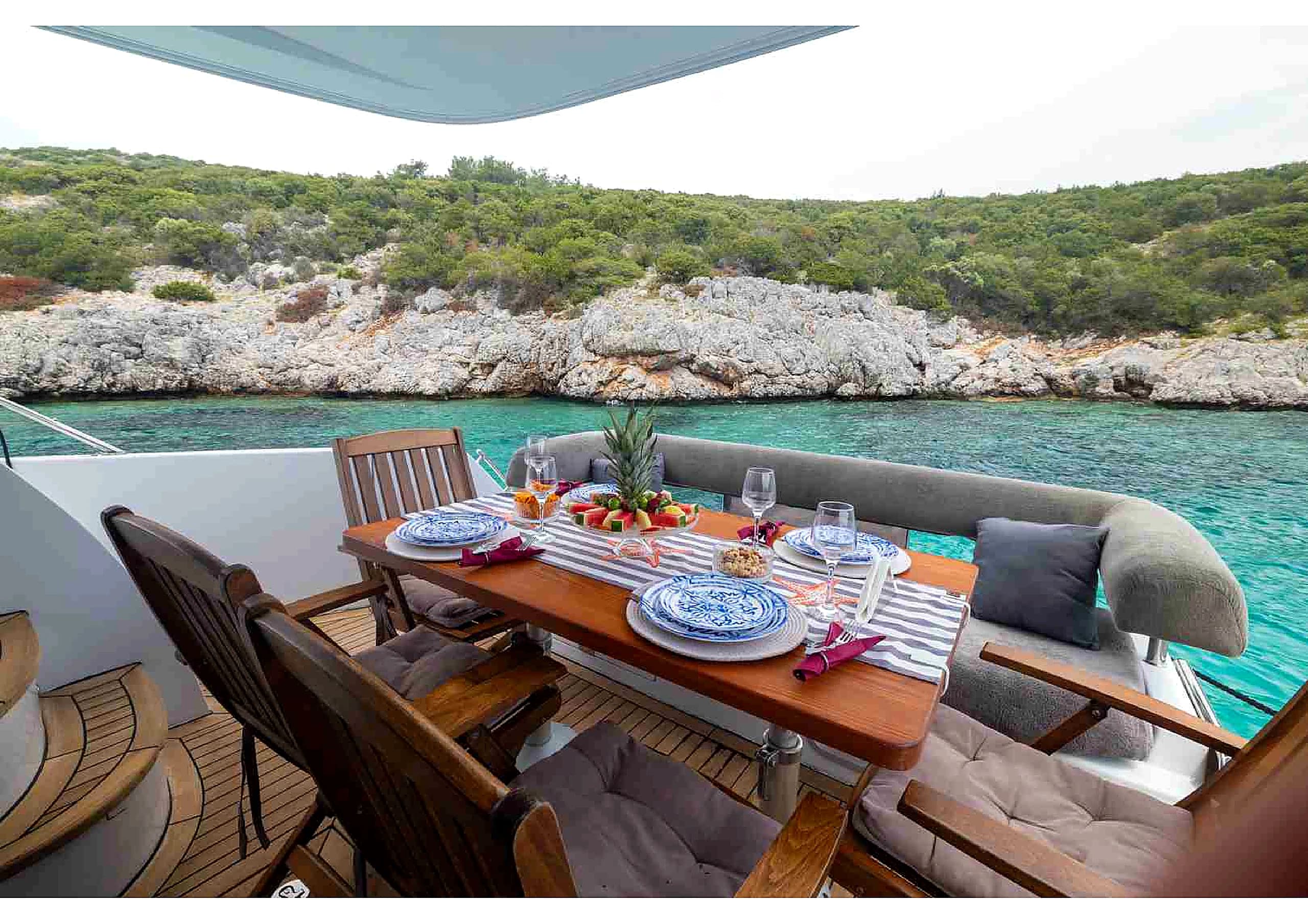 Numarine 55 Luxury Motoryacht deck lounge 20