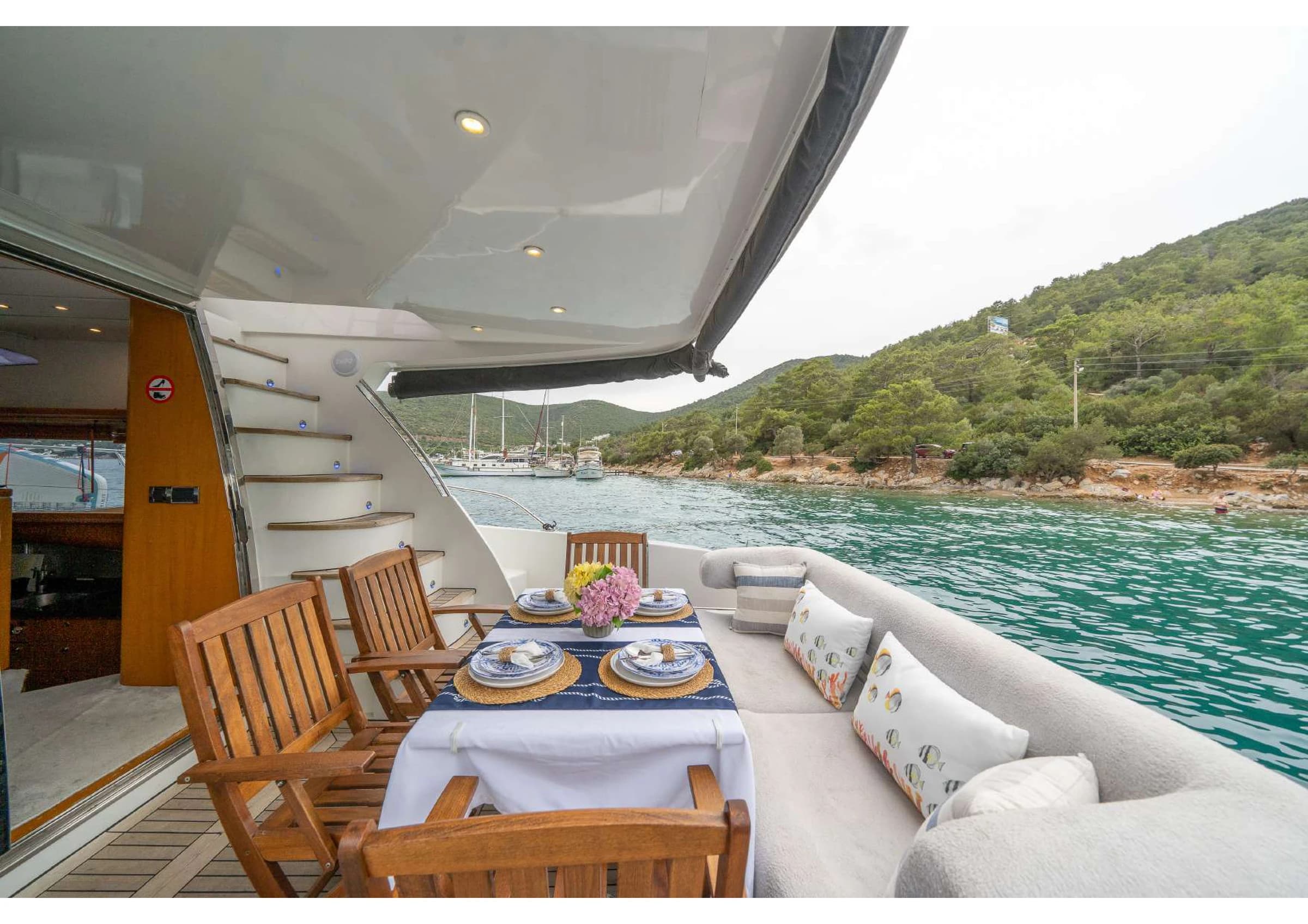 Numarine 55 Luxury Motoryacht deck lounge 23