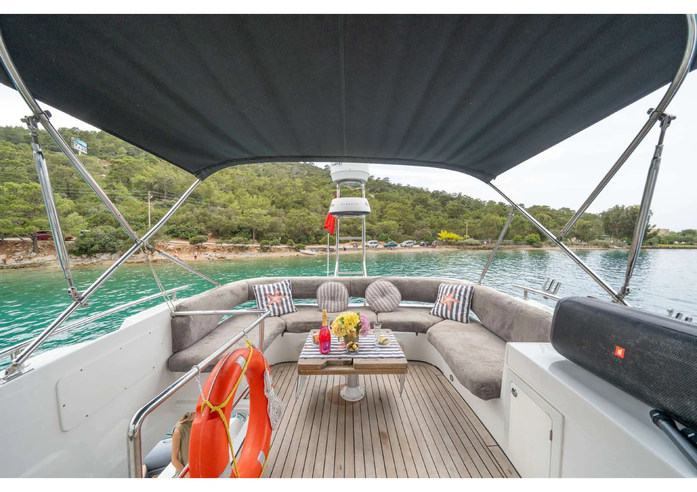 Numarine 55 Luxury Motoryacht deck lounge 30