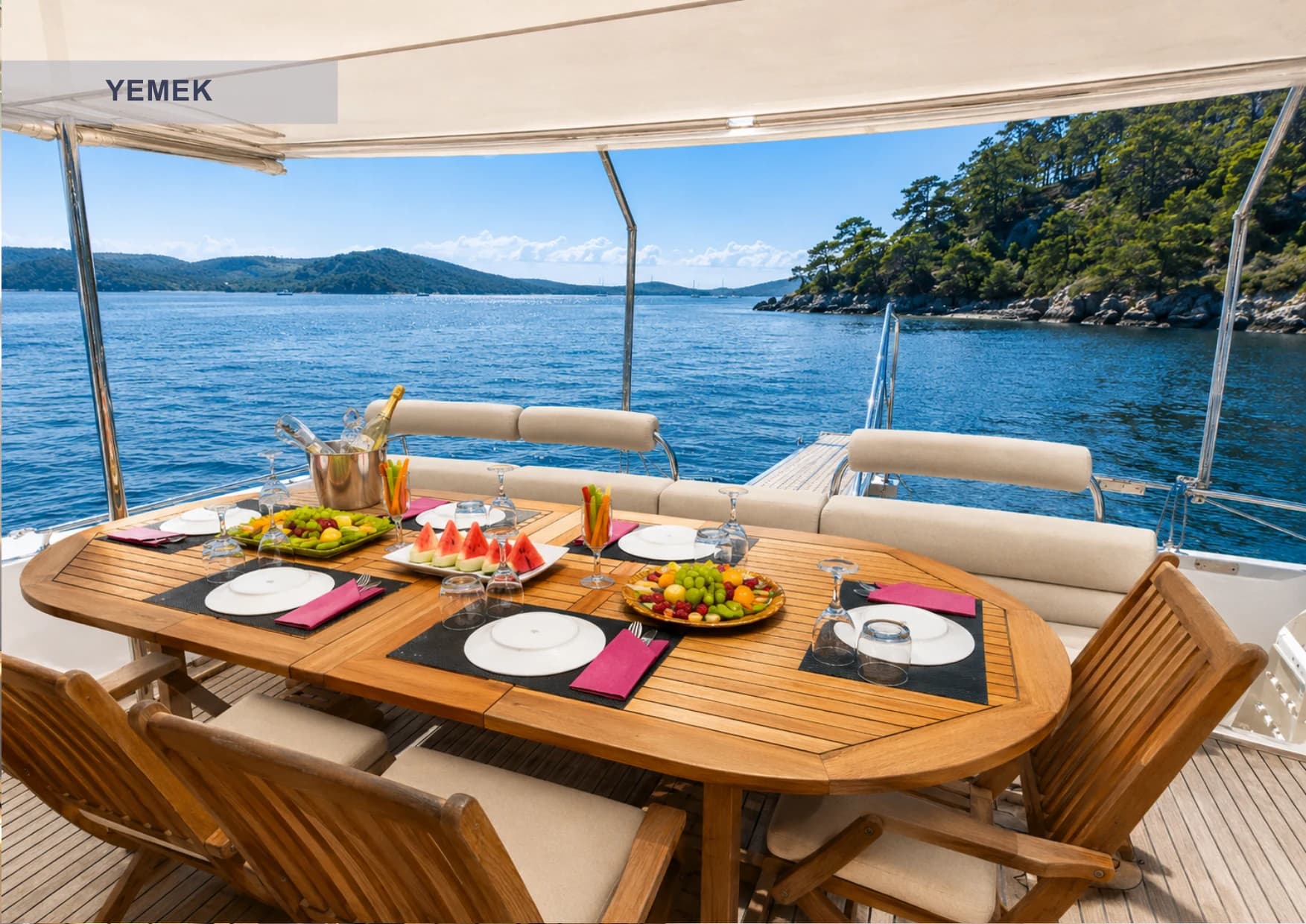 VIP luxury dining experience table decor on Selenge