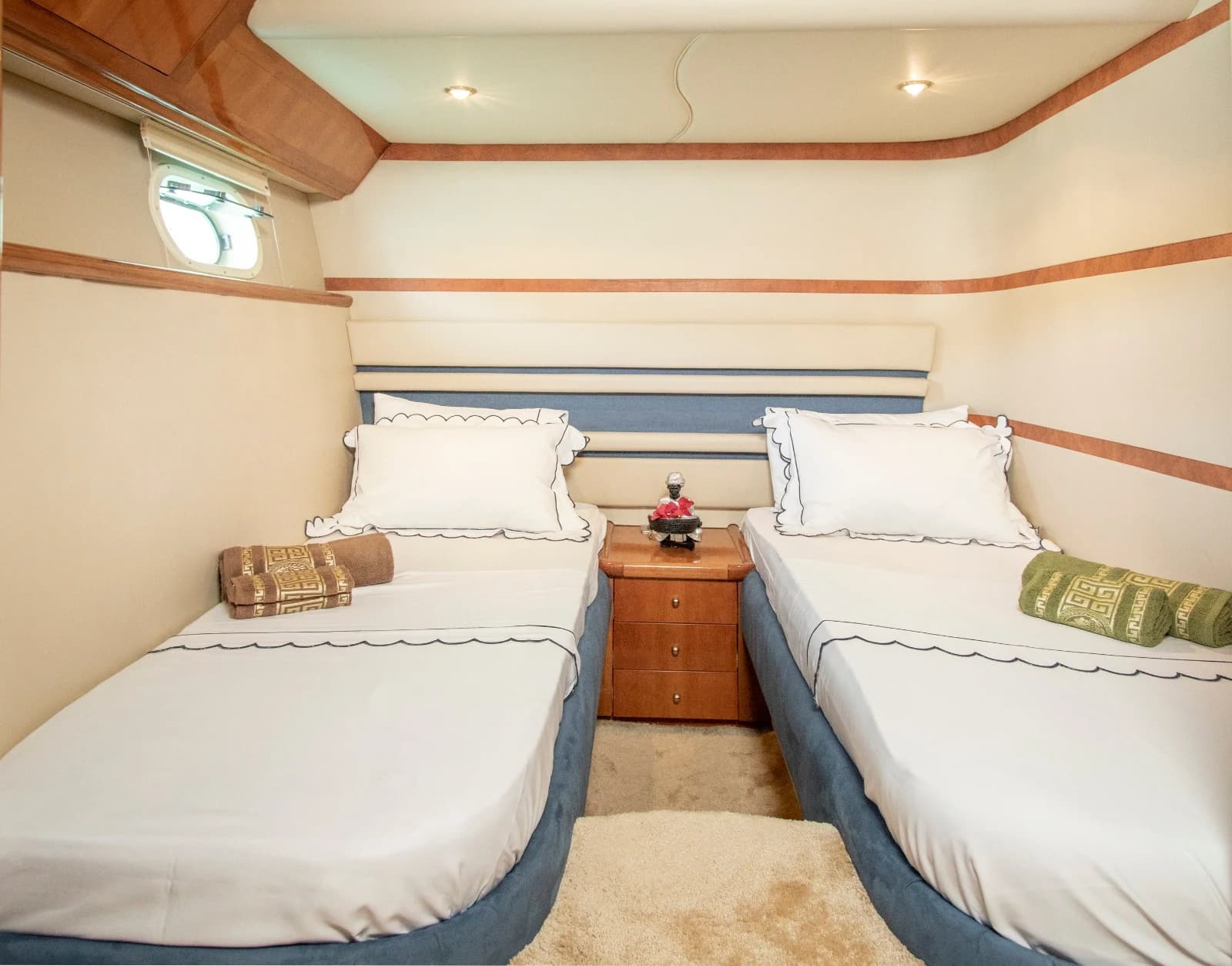 Deluxe Twin Guest Stateroom with Two Single Beds and Marine Air Conditioning