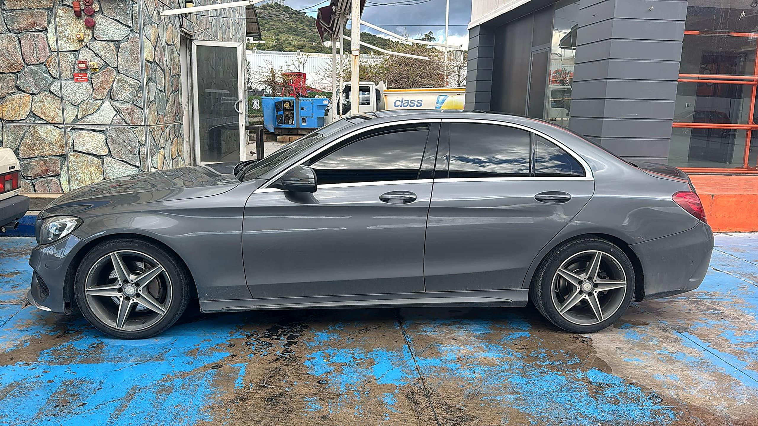 Bodrum VIP Sedan Mercedes C Class Gri Yan Profil 07
