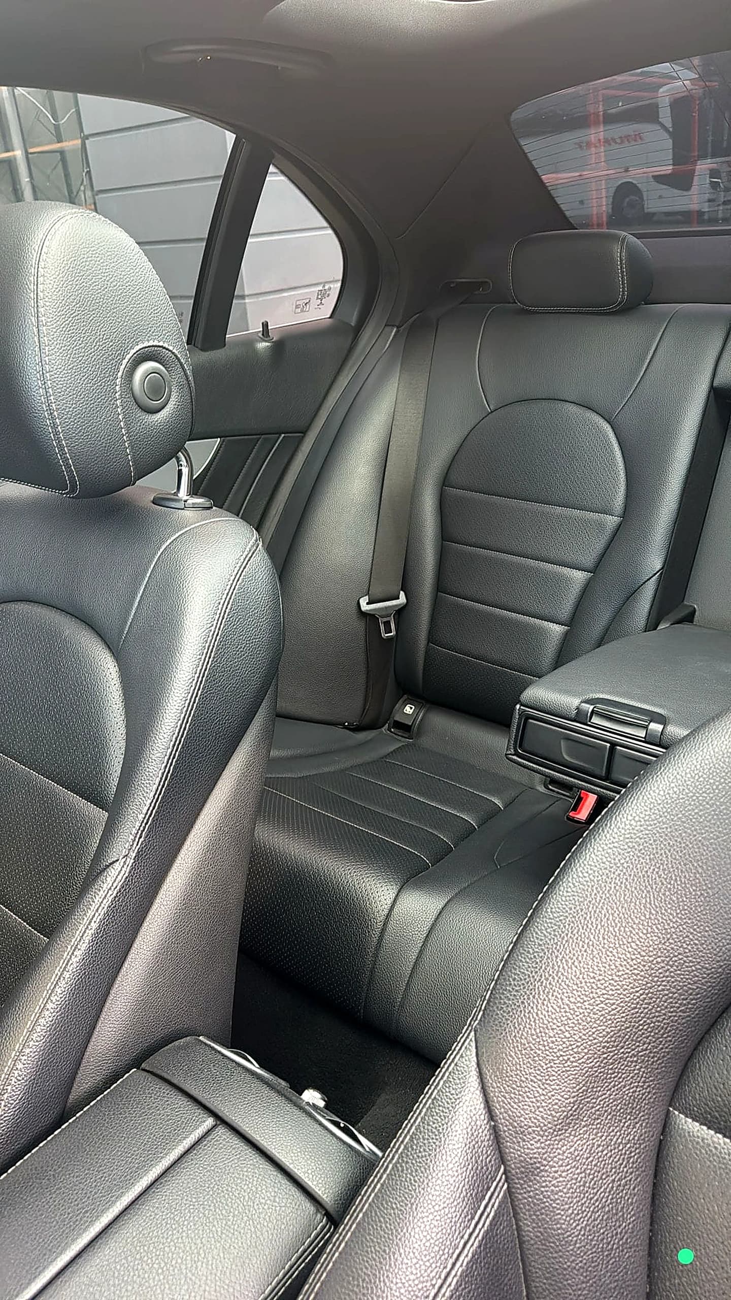 Bodrum VIP Sedan Mercedes C Class Siyah Deri Arka Koltuklar 06