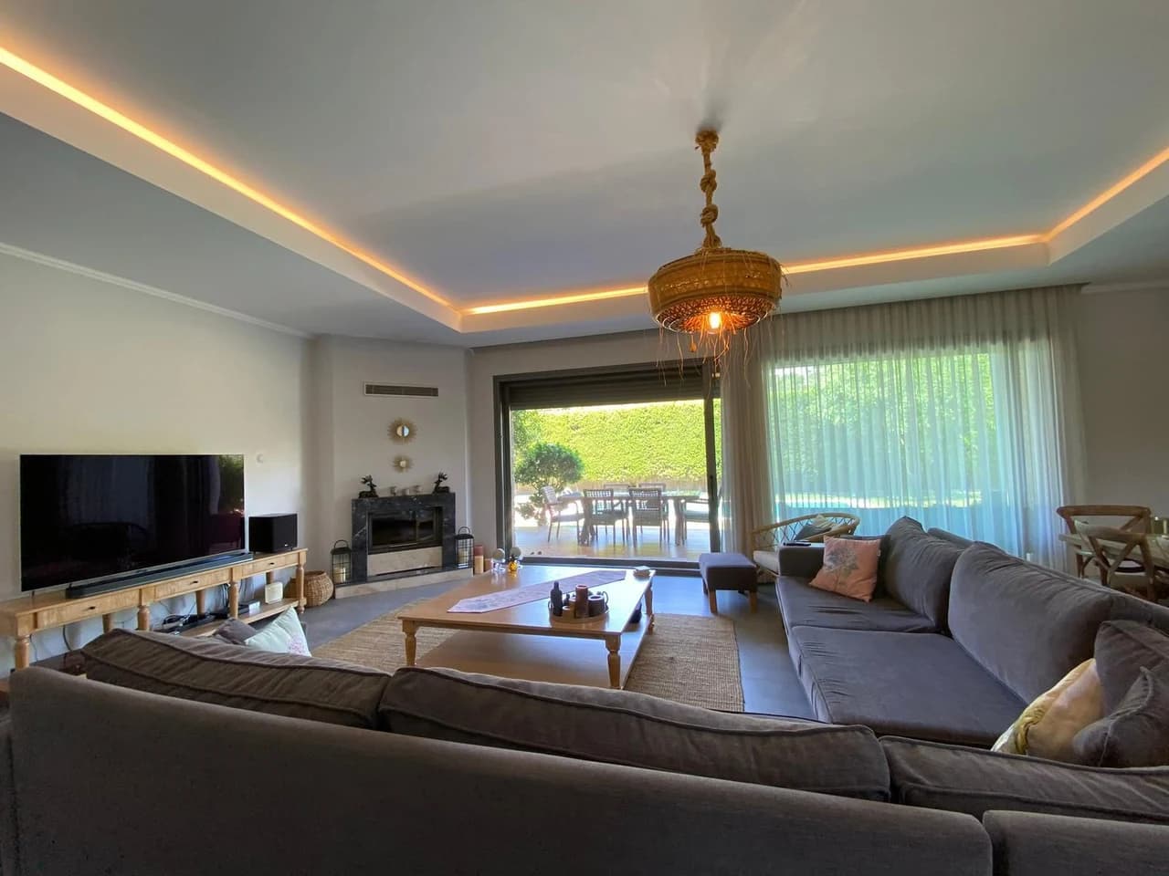 Merkezi VRF Klimalı ve Dijitürklü Modern Salon
