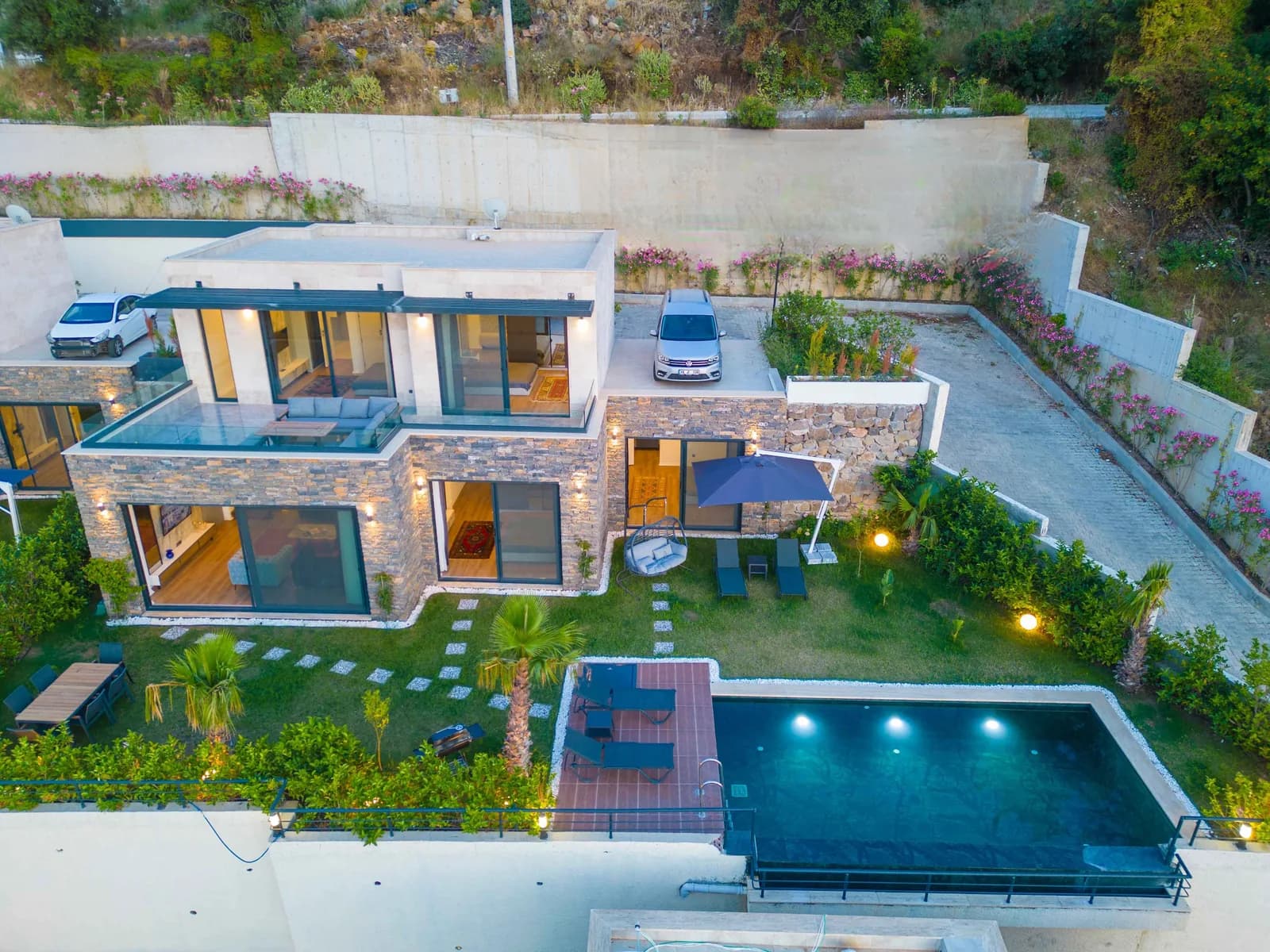 Zahbe villa complex with private pools in Yalikavak